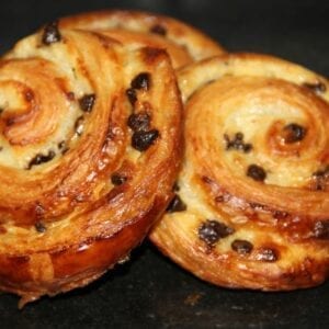 Pains aux raisins ou aux pépites de chocolat